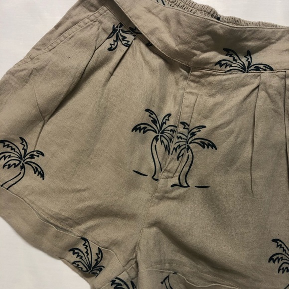 Urban Outfitters Joanie buckle palm shorts, size S - Picture 5 of 7